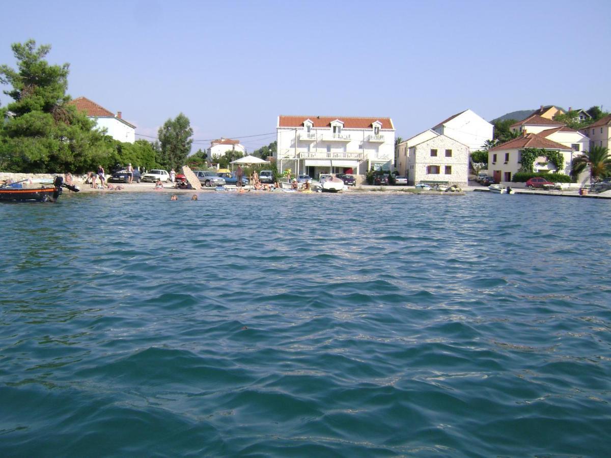 Villa Menalo Hodilje Luaran gambar